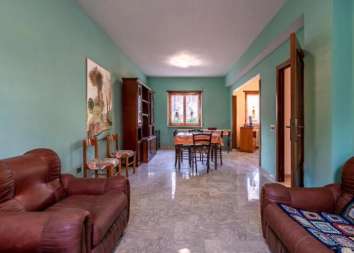 Amazing In Vakantiehuis Scurcola Marsicana